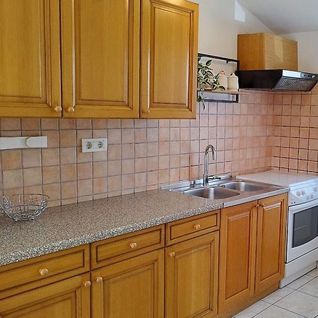 Villa "Pied-A-Terre" Residence & Spa Umag Bagian luar foto