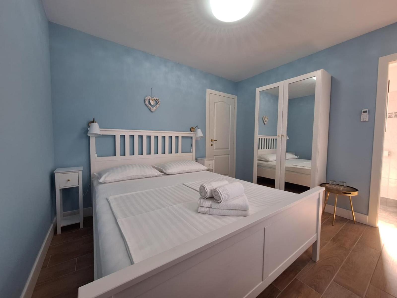 Villa "Pied-A-Terre" Residence & Spa Umag Bagian luar foto